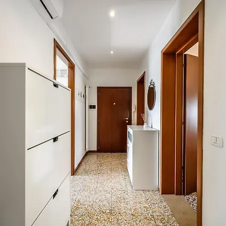 Apartment The Youth House Near Downtown & Hesperia Hospital Modena