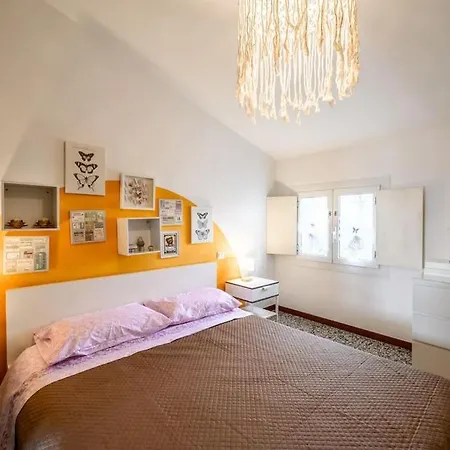 Apartment The Youth House Near Downtown & Hesperia Hospital Modena