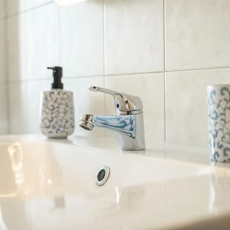 The Youth House Near Downtown & Hesperia Hospital Appartamento *