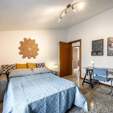 The Youth House Near Downtown & Hesperia Hospital * Modena